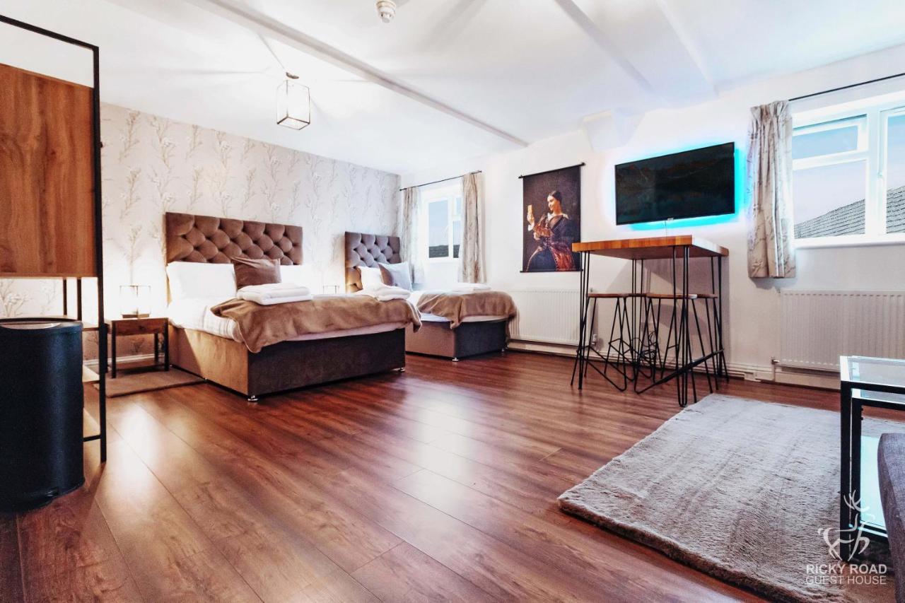 Ricky Road Guest House - Premium วัตฟอร์ด ภายนอก รูปภาพ