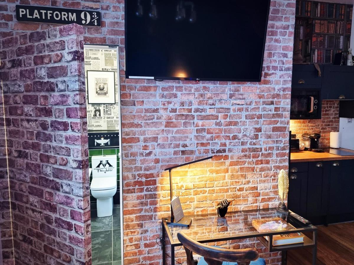 Ricky Road Guest House - Premium วัตฟอร์ด ภายนอก รูปภาพ
