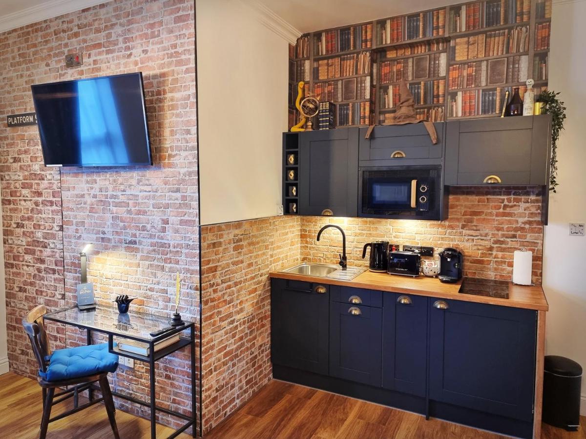 Ricky Road Guest House - Premium วัตฟอร์ด ภายนอก รูปภาพ