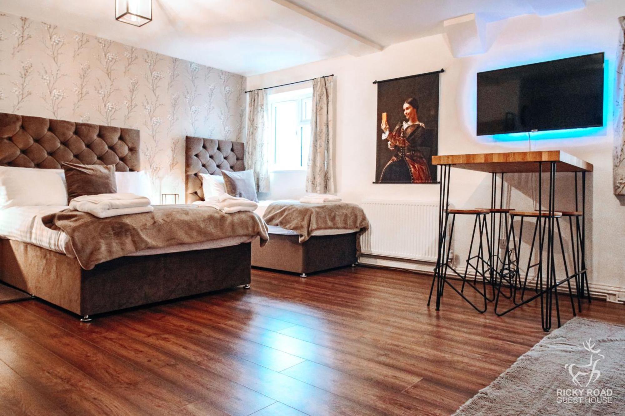 Ricky Road Guest House - Premium วัตฟอร์ด ภายนอก รูปภาพ