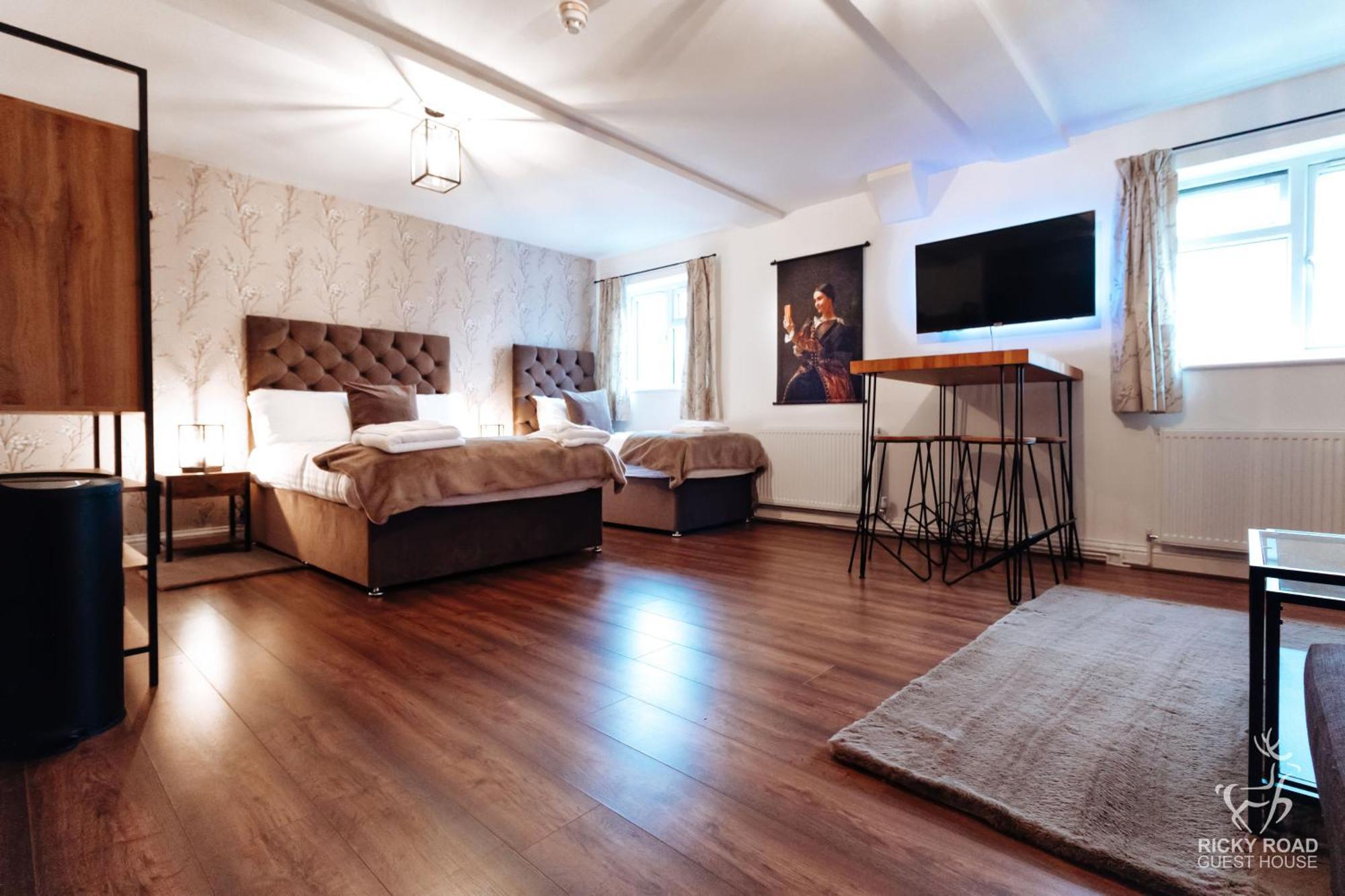 Ricky Road Guest House - Premium วัตฟอร์ด ภายนอก รูปภาพ