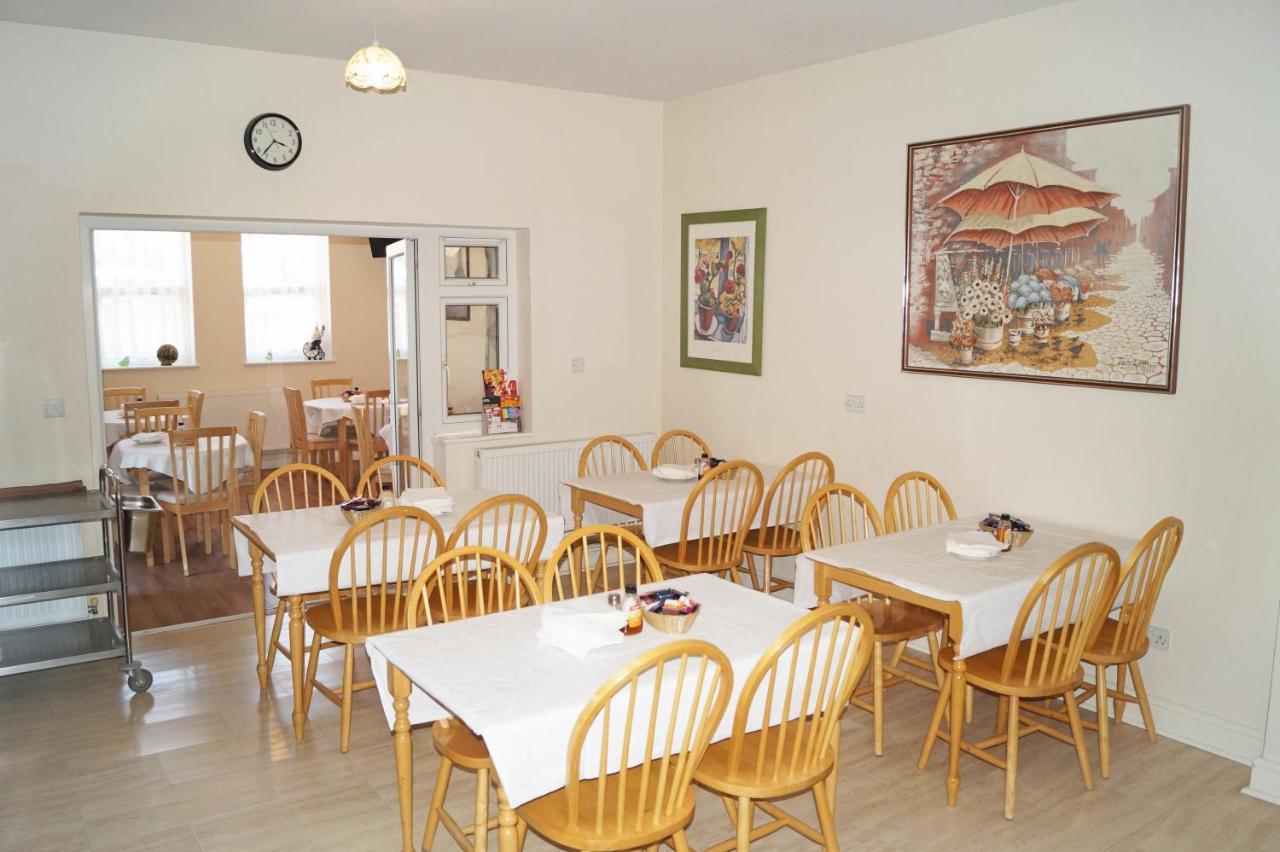 Ricky Road Guest House - Premium วัตฟอร์ด ภายนอก รูปภาพ