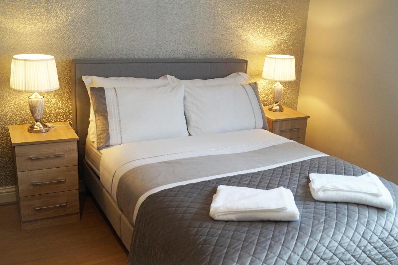 Ricky Road Guest House - Premium วัตฟอร์ด ภายนอก รูปภาพ